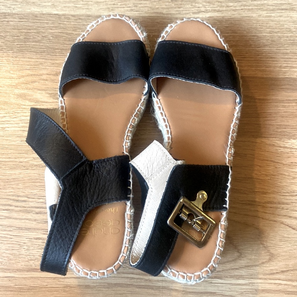 Andre Assous Nakita Platform Wedge - Size 8